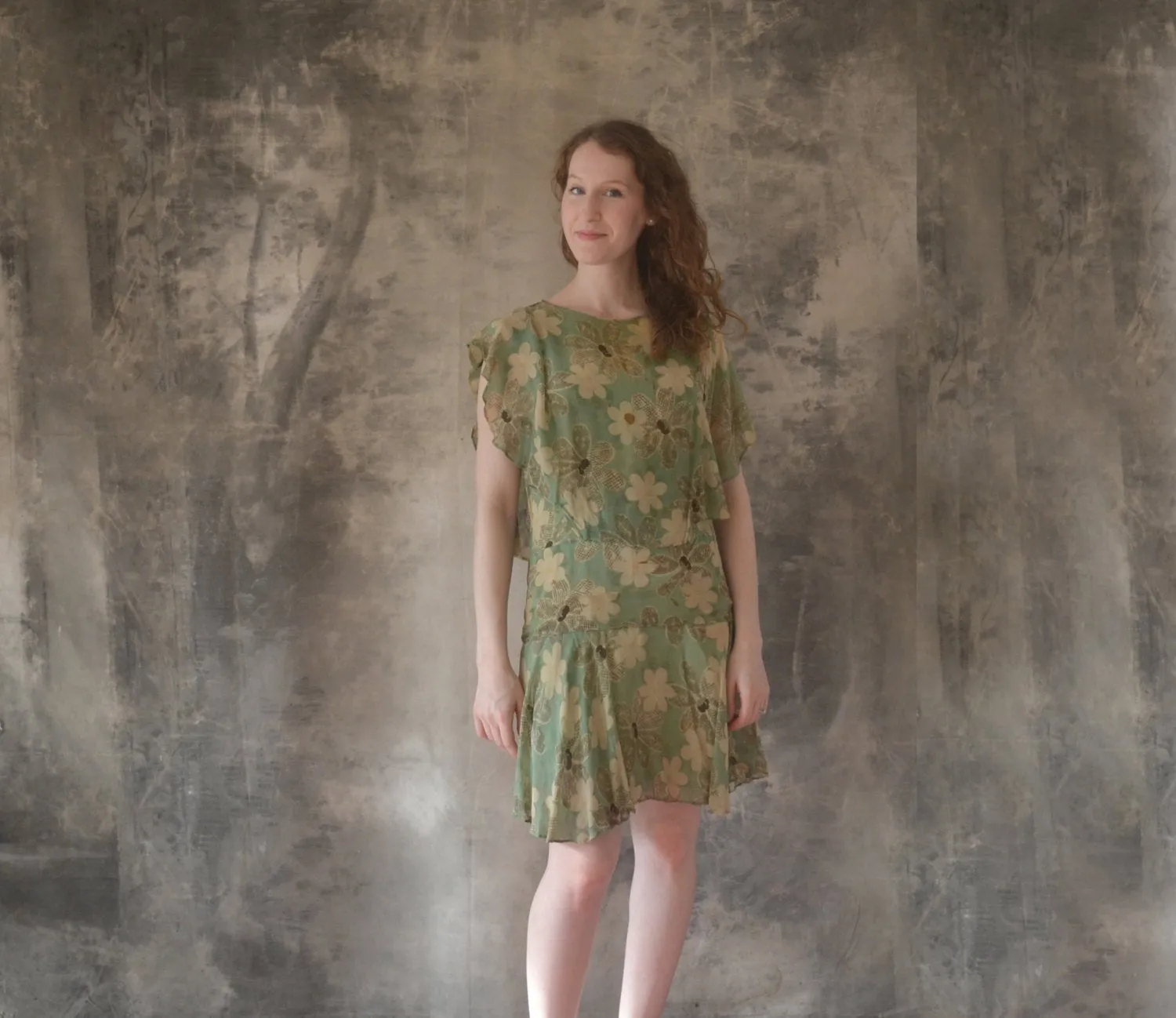1920s Flapper Dress in Floral Silk size S