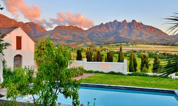 Cape Winelands: 1-Night Stay for Two with Wine Tasting & R100 Wine Voucher at Val Du Charron Wine & Leisure Estate