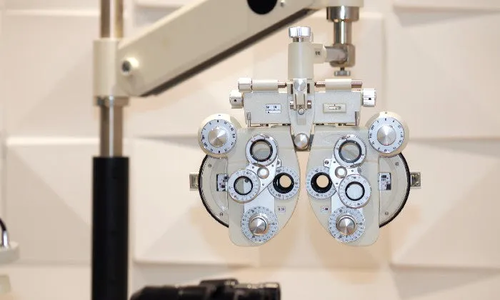 Comprehensive Eye Test at Mood Eyewear Optometrist