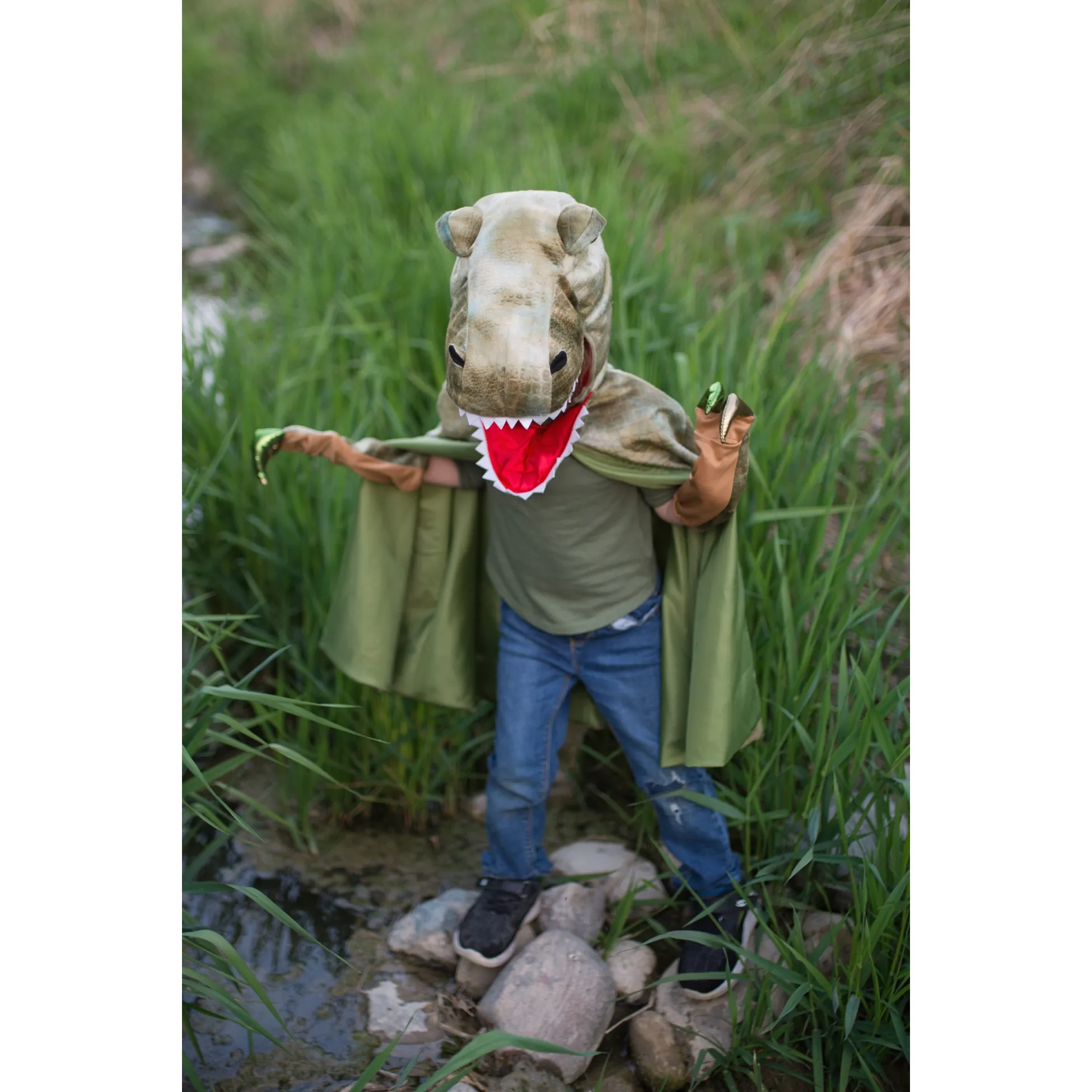 Great Pretenders Grandasaurus T-Rex Cape with Claws Size 7/8