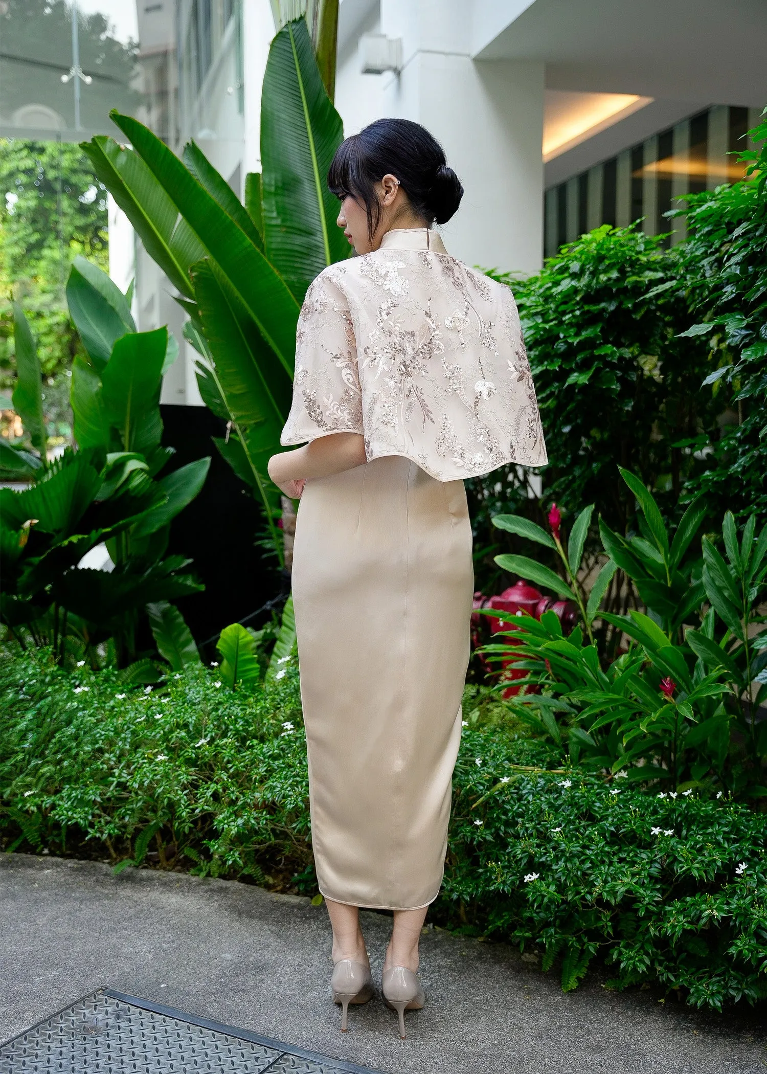 Lace Cape (Champagne)