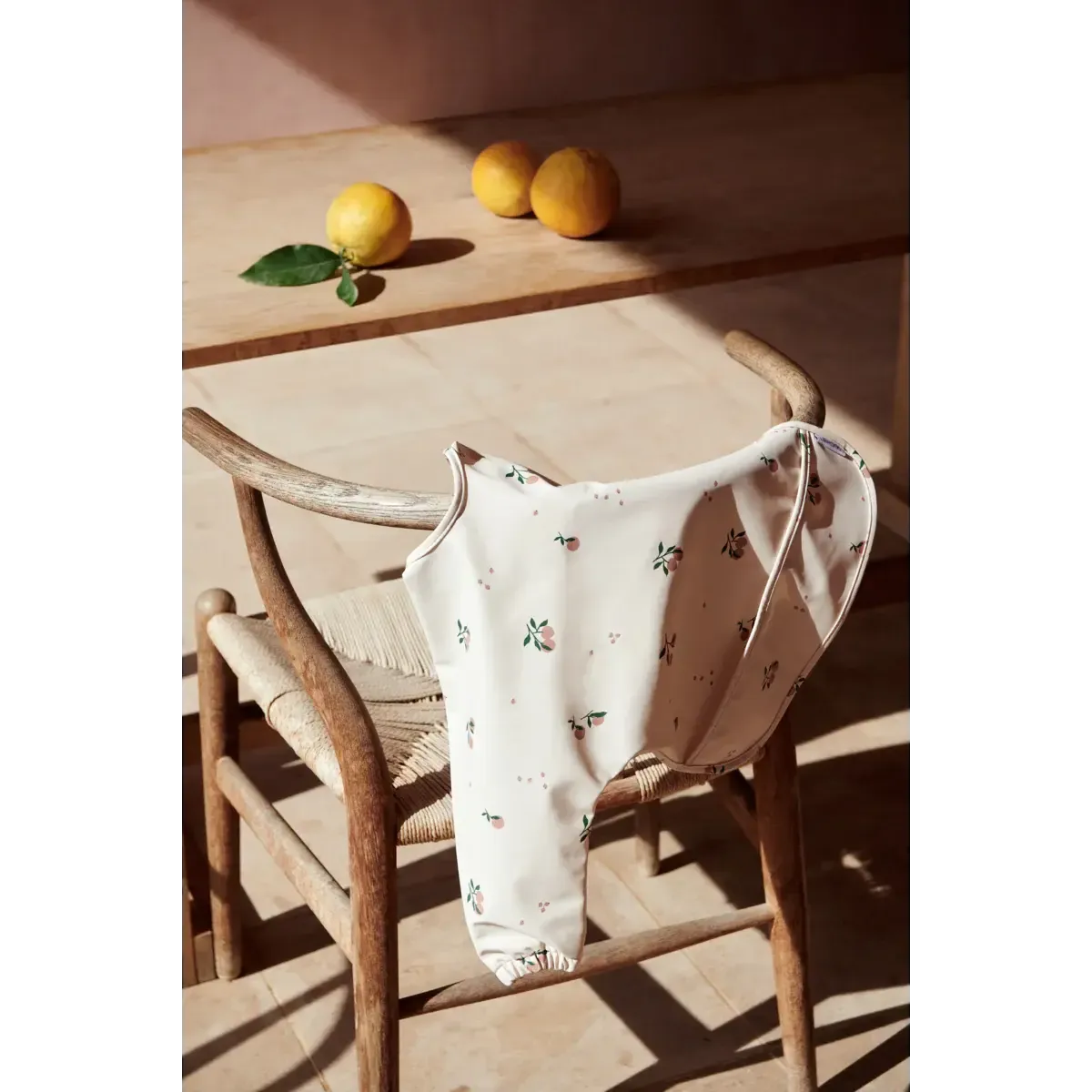 Merle cap bib - Peach / sea shell mix