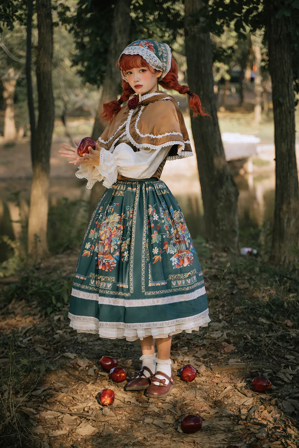 Miss Point~Praise of Abundance~Bavarian Style Lolita Velvet Hooded Cape