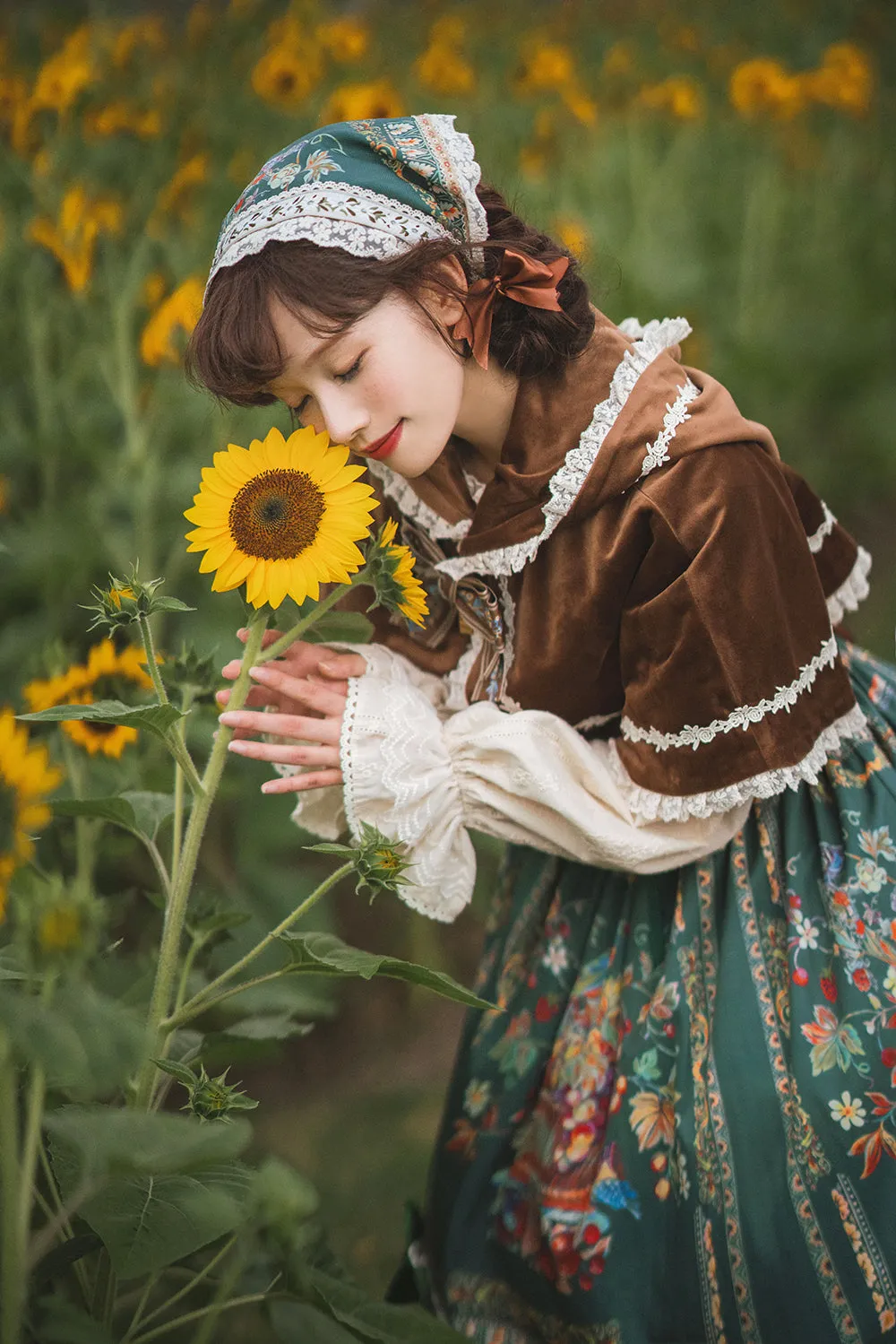 Miss Point~Praise of Abundance~Bavarian Style Lolita Velvet Hooded Cape