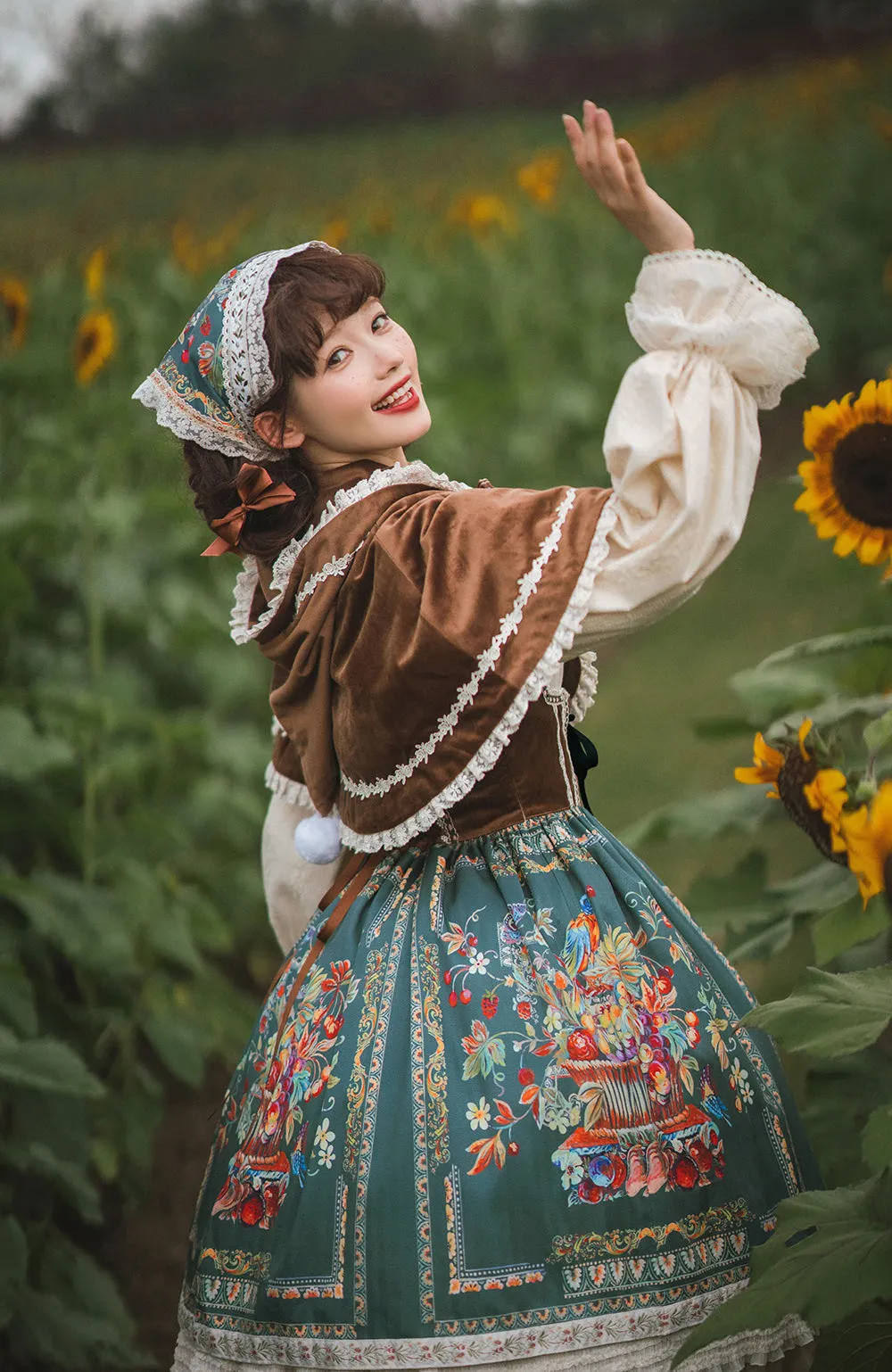 Miss Point~Praise of Abundance~Bavarian Style Lolita Velvet Hooded Cape