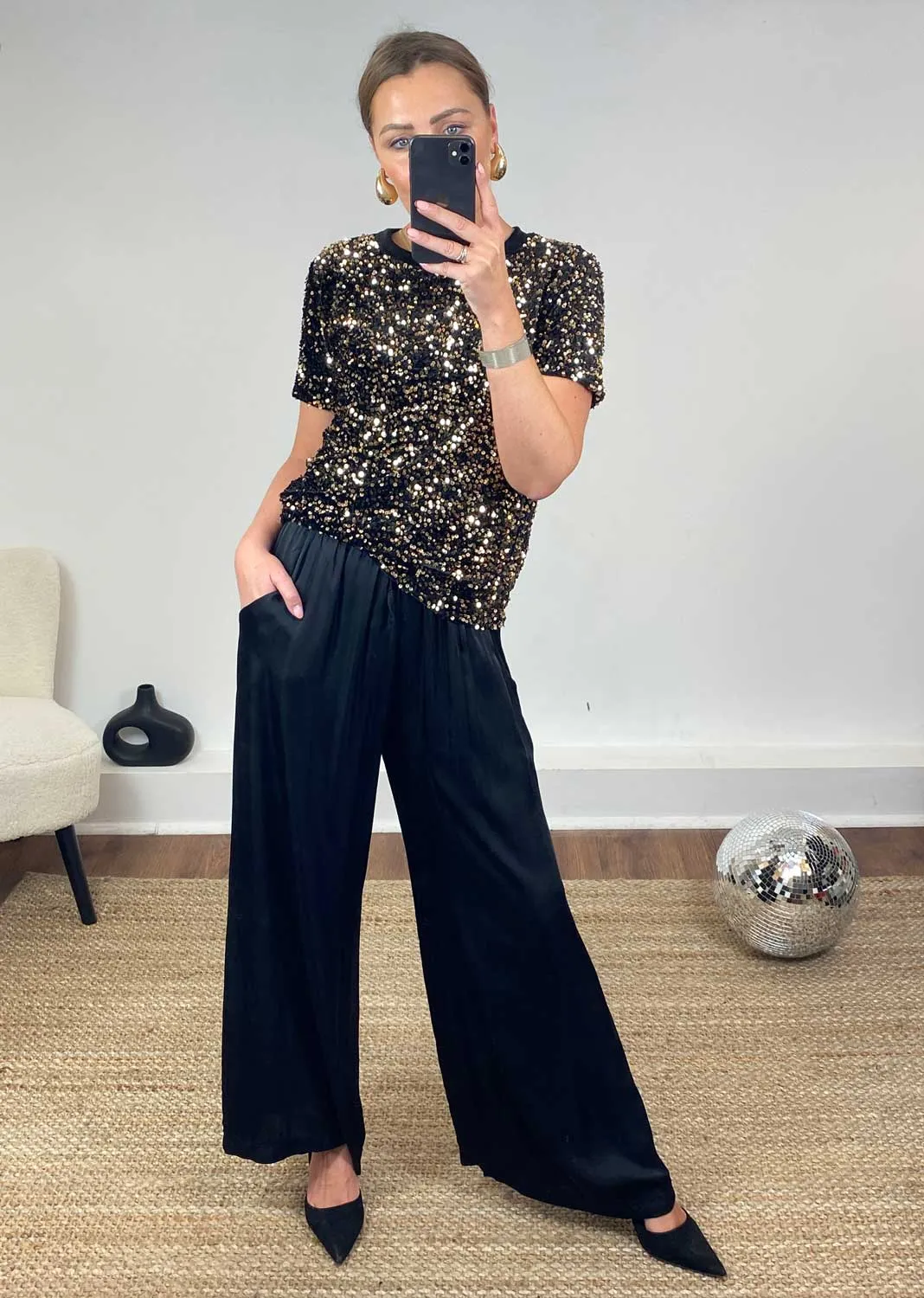 Ryan Velvet Sequins T-Shirt in Gold